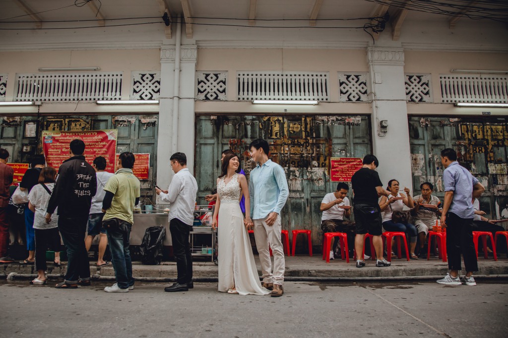 Bangkok Engagement Photographer: Photoshoot At Chinatown, Bangkok Railway Station And Garden  by Por  on OneThreeOneFour 12