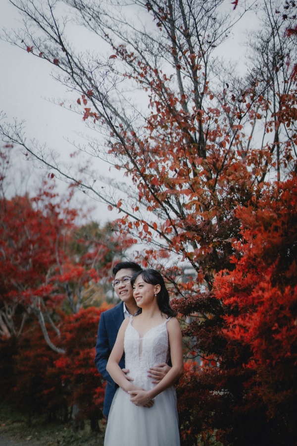 Japan Tokyo autumn outdoor prewedding photoshoot by Ghita on OneThreeOneFour 5