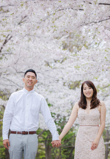 Hokkaido Pre-Wedding Casual Photoshoot during Cherry Blossoms