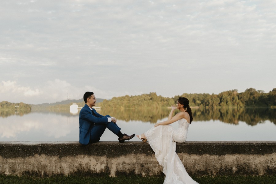 E & M Singapore - Singapore Outdoor Pre-Wedding Lower Pierce Reservoir with Adorable Pets Dogs by Chan on OneThreeOneFour 5