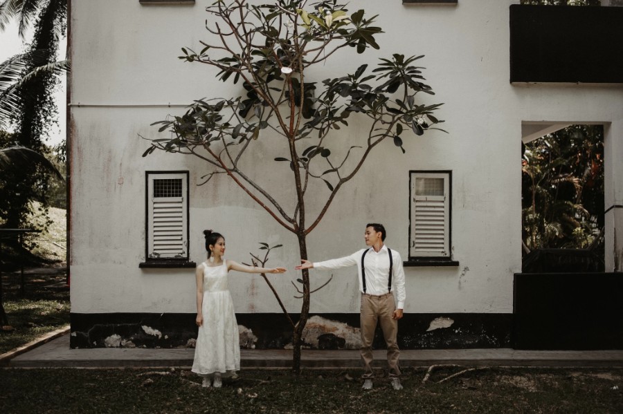 A & L - Singapore Pre-Wedding at Jurong Bird Park & Colonial Houses at Wessex Estate by Chan on OneThreeOneFour 30