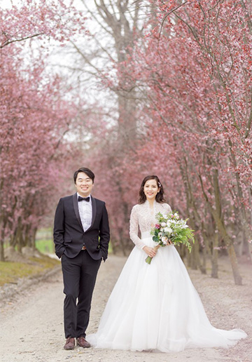 W&J: Pre-wedding in Spring with cherry blossom and snow