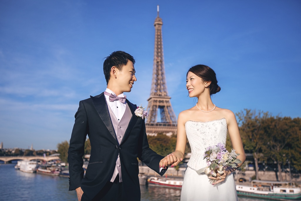 Night Shoot in Paris - Wedding Shoot at Louvre Museum, Bir Hakeim, Eiffel Tower by Yao on OneThreeOneFour 3