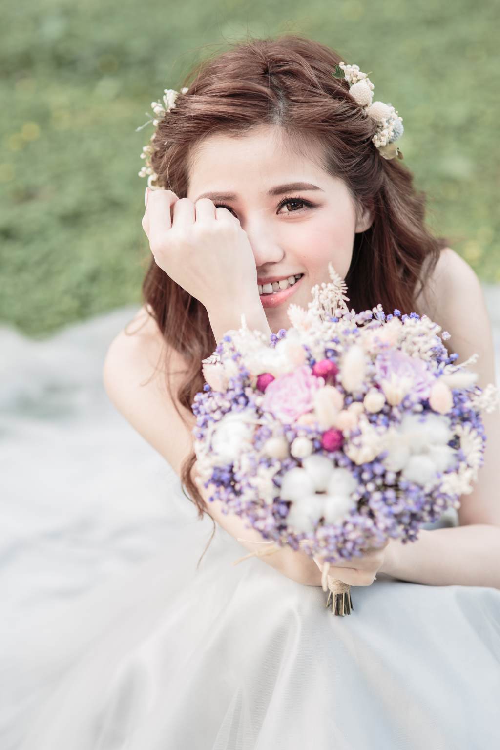 Taiwan Pre-Wedding Photograher: Garden And Cafe Theme Pre-Wedding Photoshoot  by Doukou  on OneThreeOneFour 3