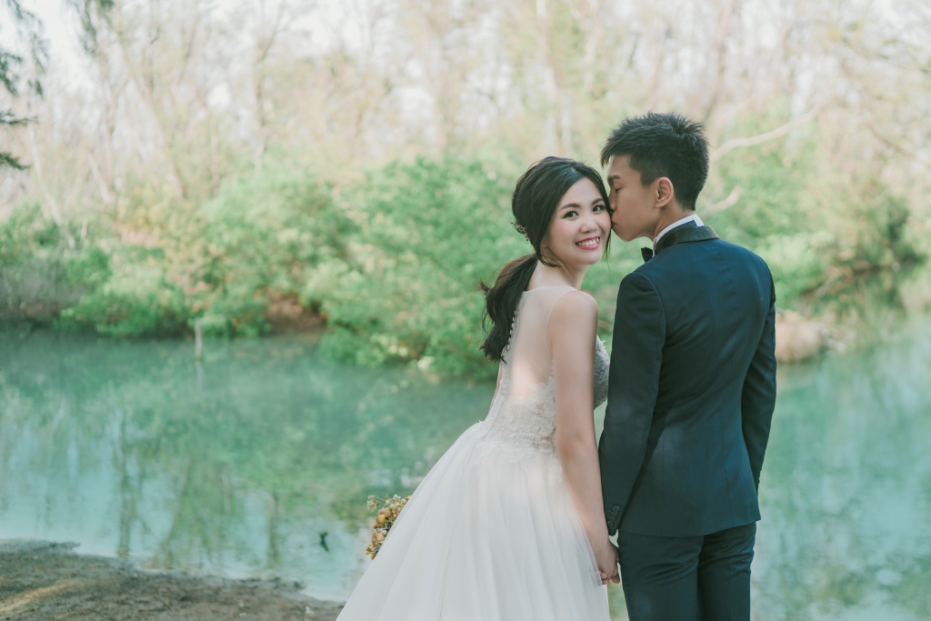 Taiwan Pre-wedding Photoshoot With Traditional Houses And Beautiful Forest Lake  by Star on OneThreeOneFour 13