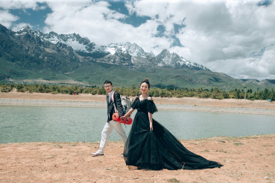 Yunnan Outdoor Pre-Wedding Photoshoot At Lijiang by Cao on OneThreeOneFour 0