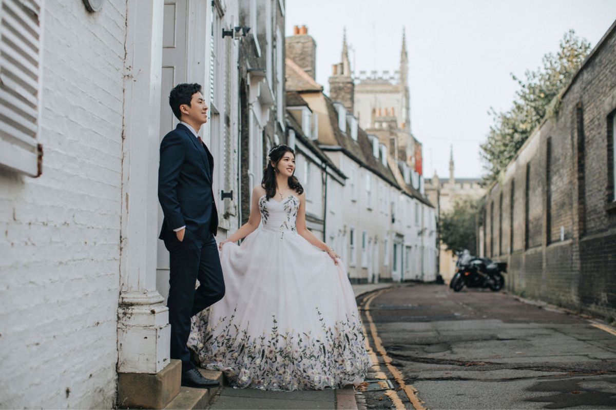 倫敦婚纱拍攝 - 在三一學院、參議院大廈和菲茨比利斯烘焙坊 by Dom on OneThreeOneFour 15