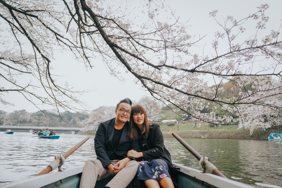 S&X: Tokyo Cherry Blossoms Engagement Photoshoot on a Boat Ride at Chidori-ga-fuchi Moat by Ghita on OneThreeOneFour 0