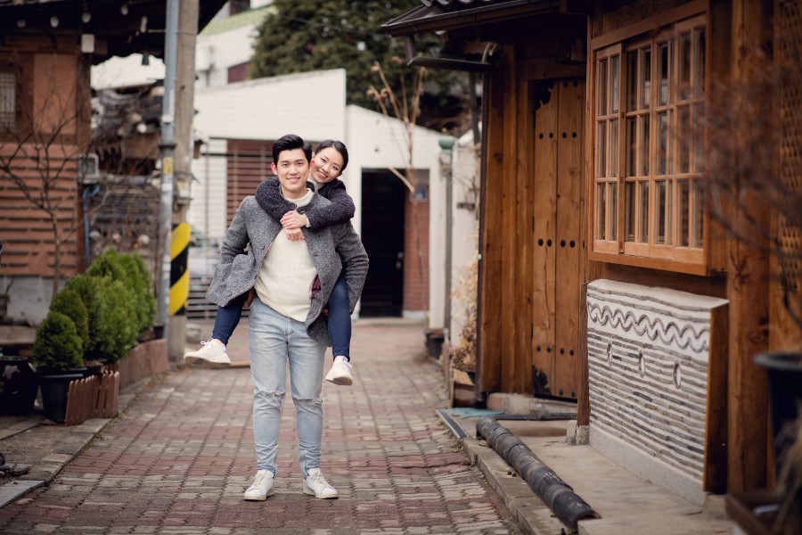 LL&ZY: Magical pre-wedding in Seoul at Haneul Park, National Folk Museum and Samcheong-dong by Junghoon on OneThreeOneFour 23