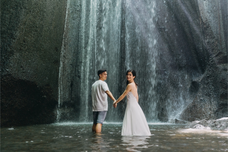 A&W: Bali Full-day Pre-wedding Photoshoot at Cepung Waterfall and Balangan Beach by Agus on OneThreeOneFour 28