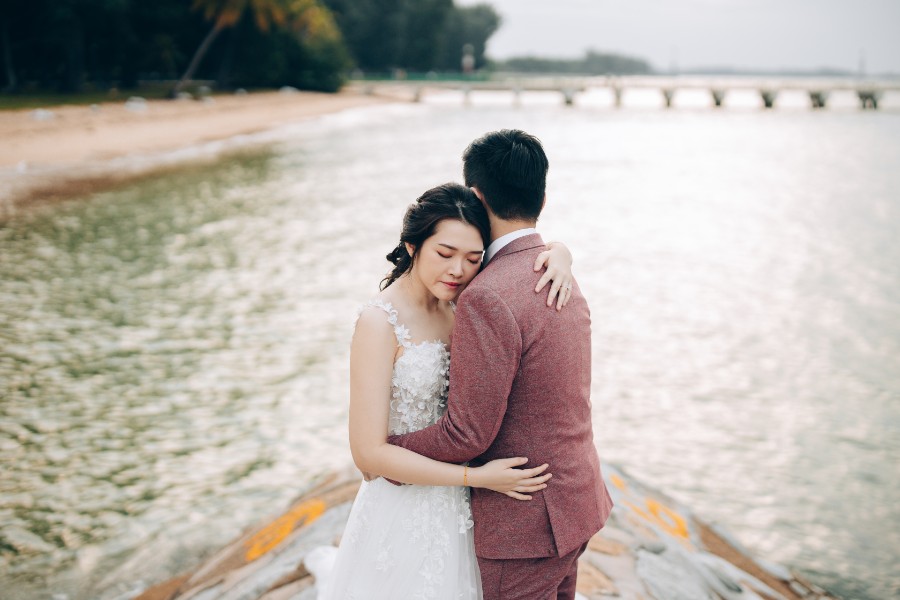 E&K: Quirky pre-wedding in Chinatown, Gardens by the Bay and beach by Cheng on OneThreeOneFour 22