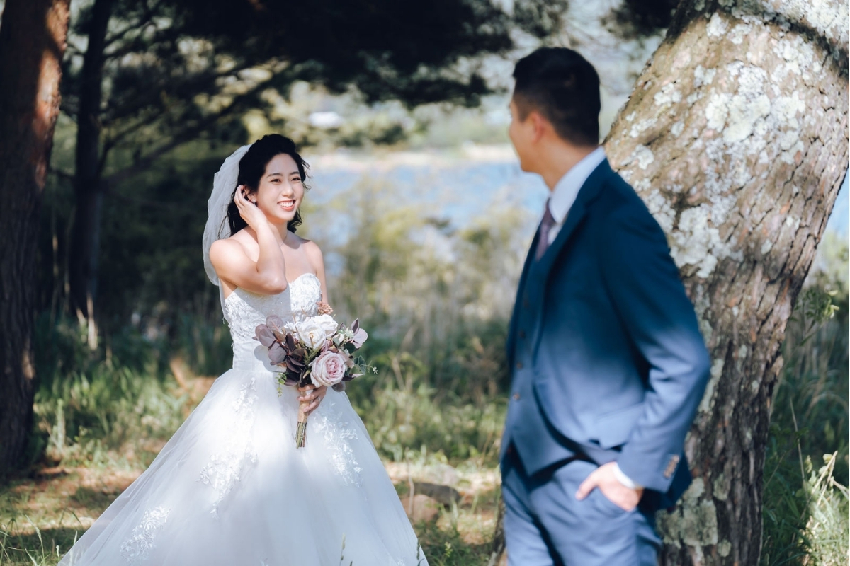 Tokyo Pre-Wedding Photoshoot with Chureito Pagoda, Lake Kawaguchiko, and Shinjuku by Dahe on OneThreeOneFour 22