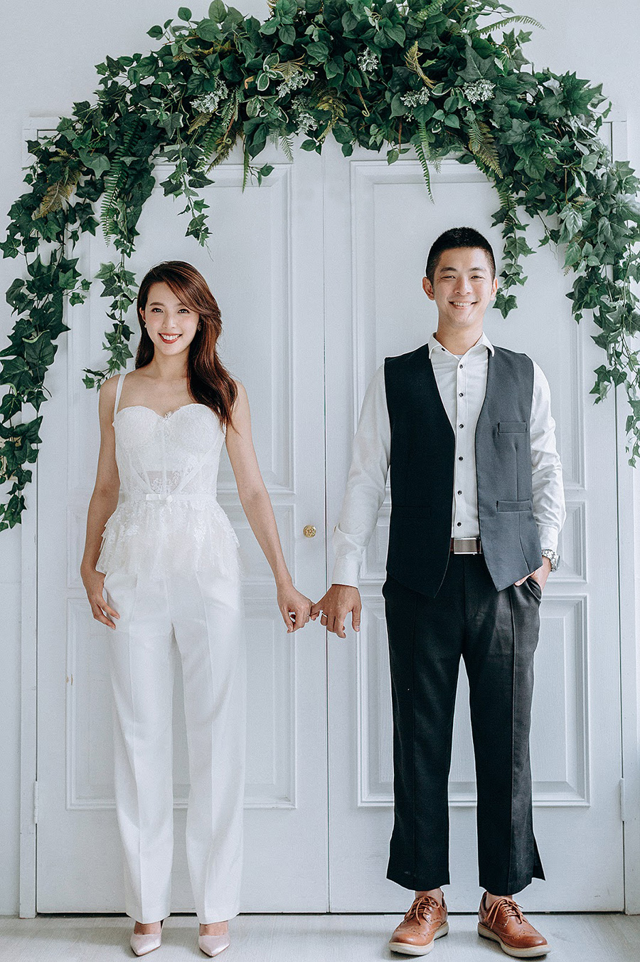 Chic Taiwan Pre-Wedding Photoshoot In Indoor Studio  by Andy  on OneThreeOneFour 8