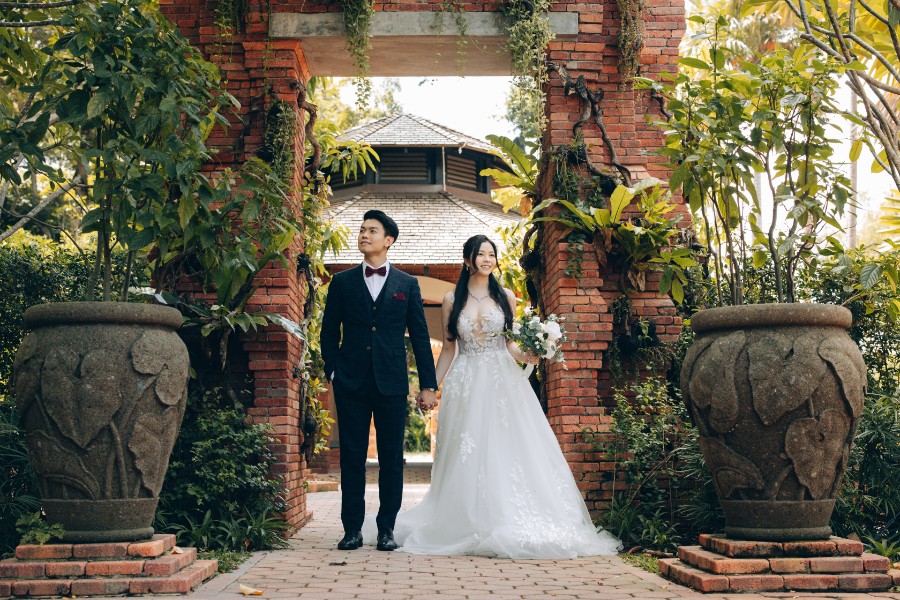 H&J: Fairytale pre-wedding in Singapore at Gardens by the Bay, Fort Canning and sandy beach by Cheng on OneThreeOneFour 19