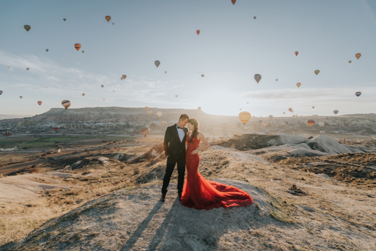 Cappadocia Pre-Wedding Photoshoot Hot Air Balloons Carpet Shop Sunrise Landscapes by Aric on OneThreeOneFour 0