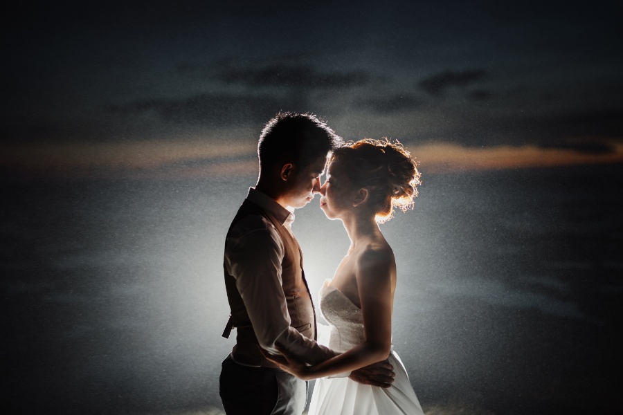 R&A: Fairytale Sunset Pre-wedding Photoshoot in Bali by Hendra on OneThreeOneFour 33