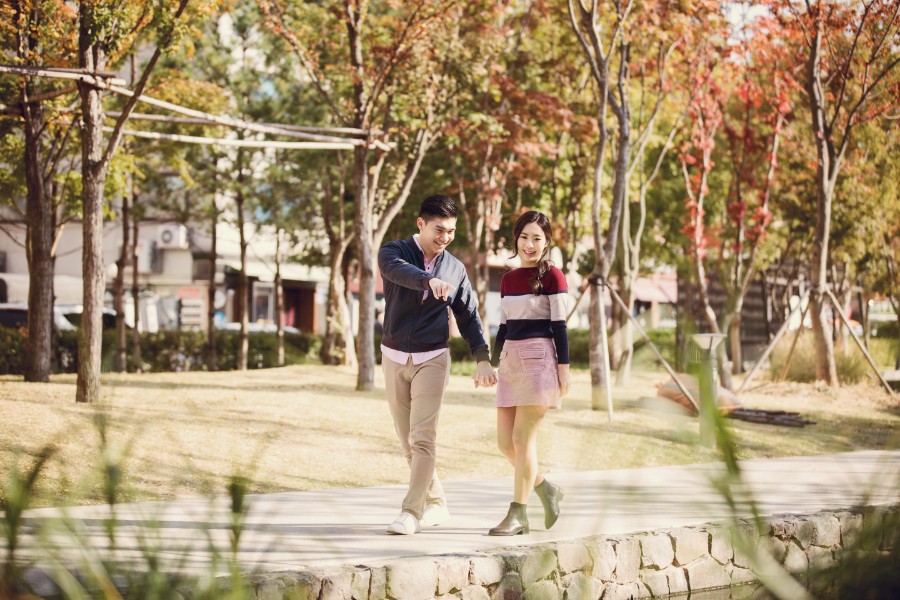 Korea Casual Couple Photoshoot At Yeonam-dong Cafe Street by Junghoon on OneThreeOneFour 0
