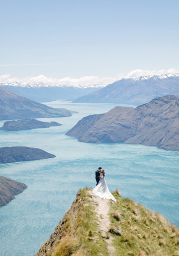 K&M: Dreamy pre-wedding in New Zealand at Coromandel Peak and alpaca farm during Lupin season 