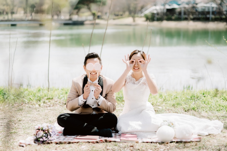 T&J: Korea Cherry Blossom Pre-wedding Photoshoot at Namsangol Hanok Village and Seoul Forest by Jungyeol on OneThreeOneFour 4