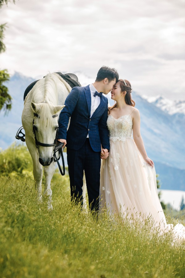 SH&J: Romantic fairytale pre-wedding in New Zealand with horse and at Lake Pukaki and Lake Tekapo by Fei on OneThreeOneFour 4