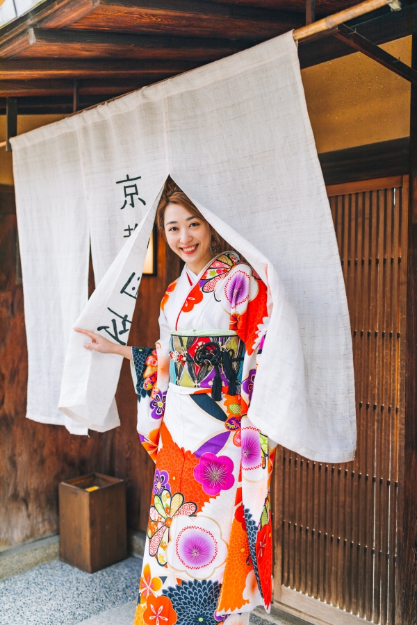 Kyoto Kimono Photoshoot At Ninenzaka Area  by Shu Hao on OneThreeOneFour 9
