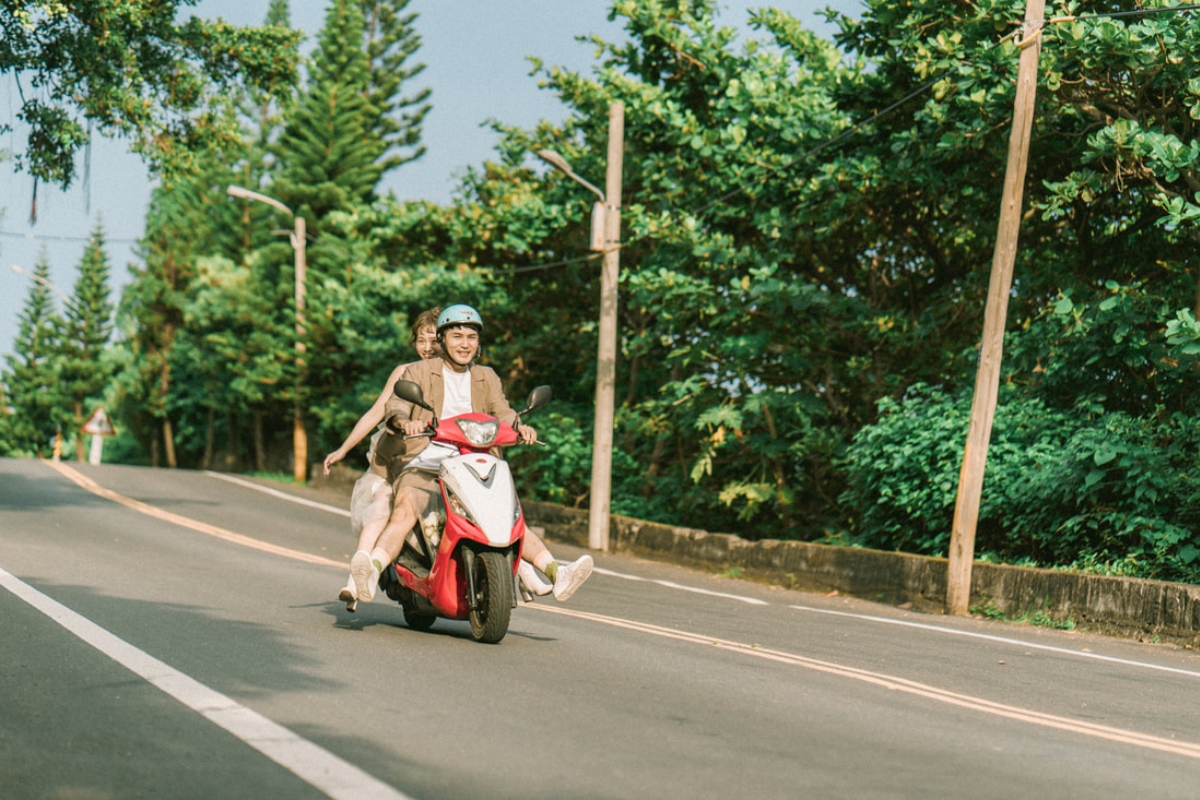 Taiwan Pre-Wedding Photoshoot Scooter Ride Sea Pier by  on OneThreeOneFour 0