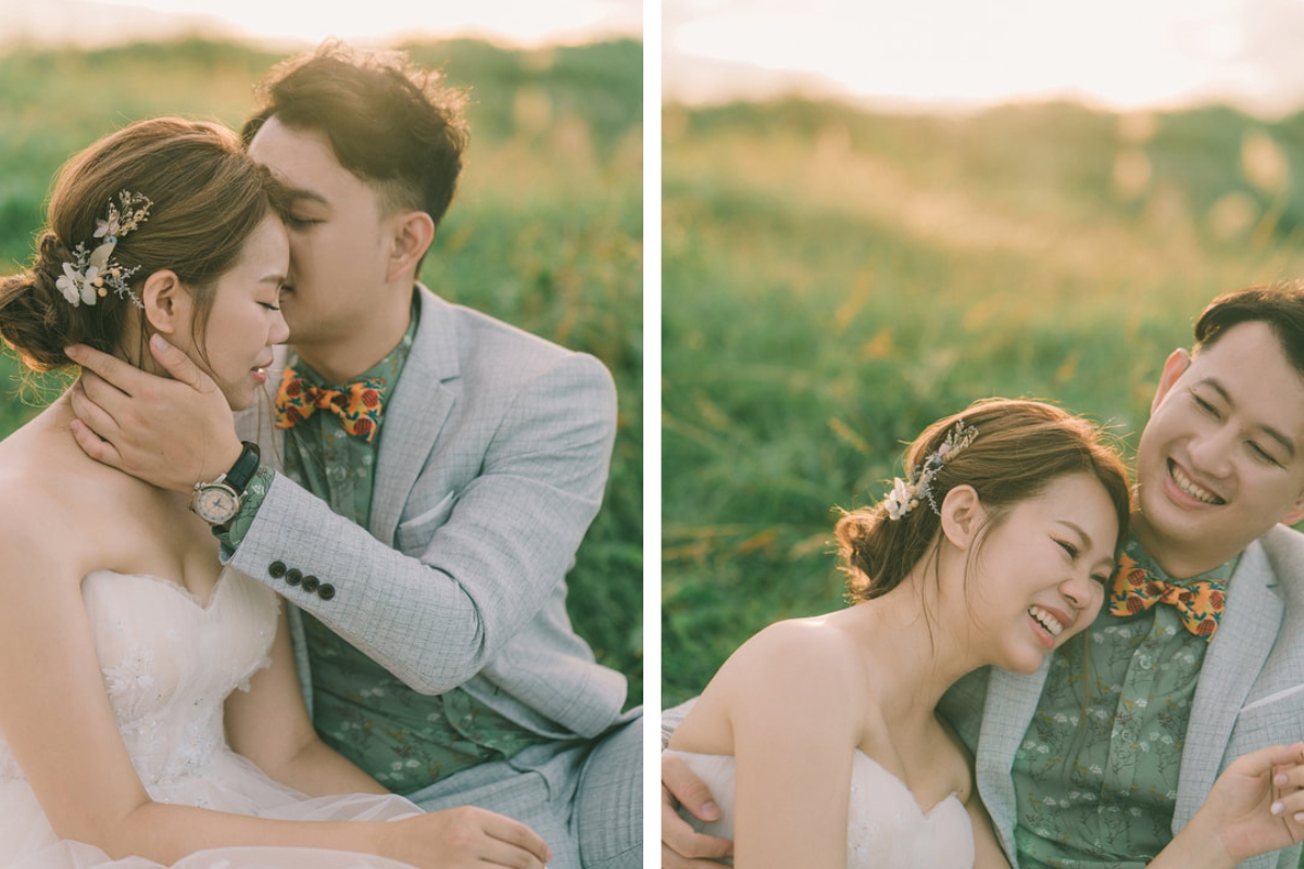 Taiwan Pre-Wedding Photoshoot Green Fields Silvergrass Sea Car Fairy Lights by  on OneThreeOneFour 20