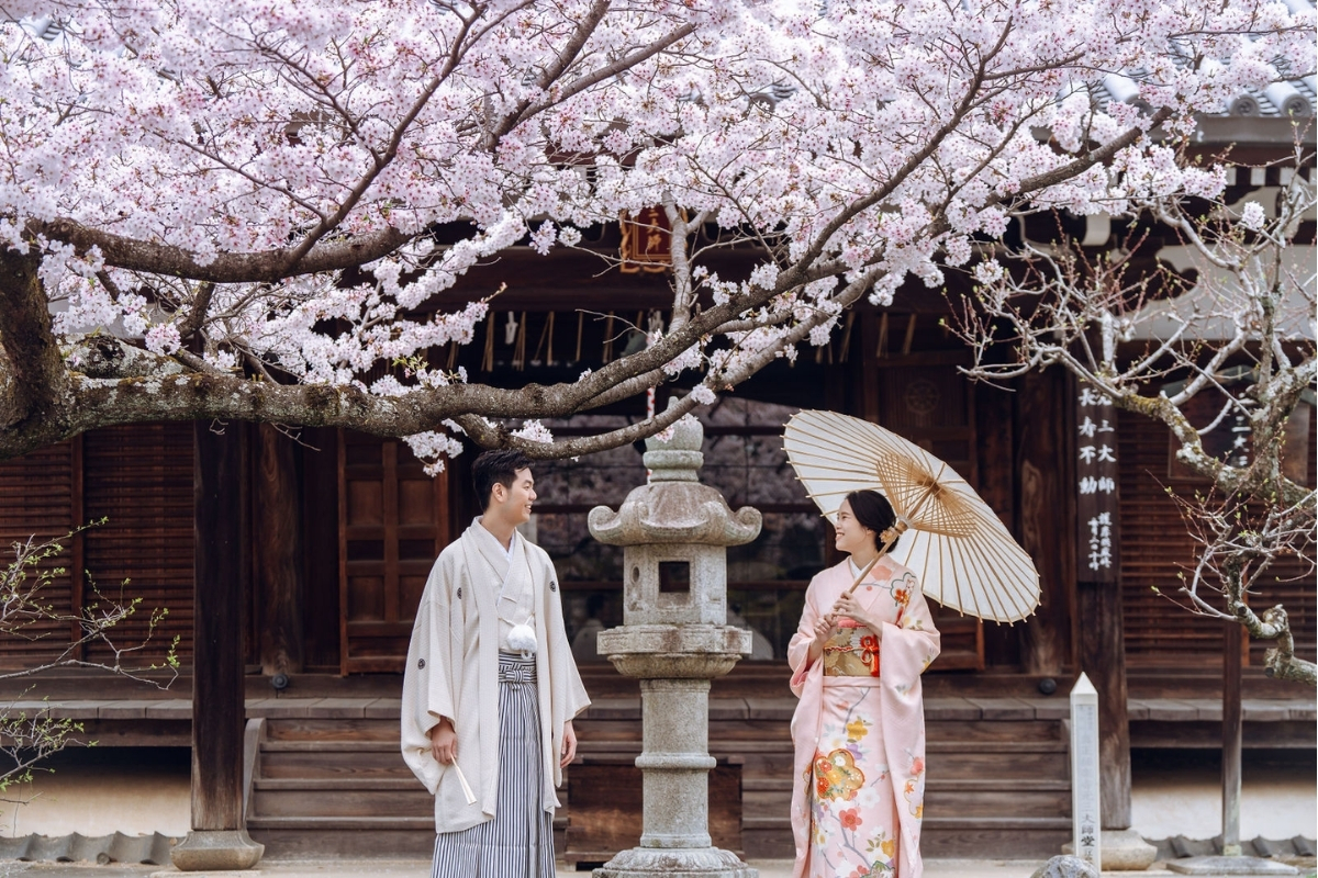 Kyoto Pre-Wedding Photoshoot with Shinnyodo Temple, Arashiyama by Kinosaki on OneThreeOneFour 0