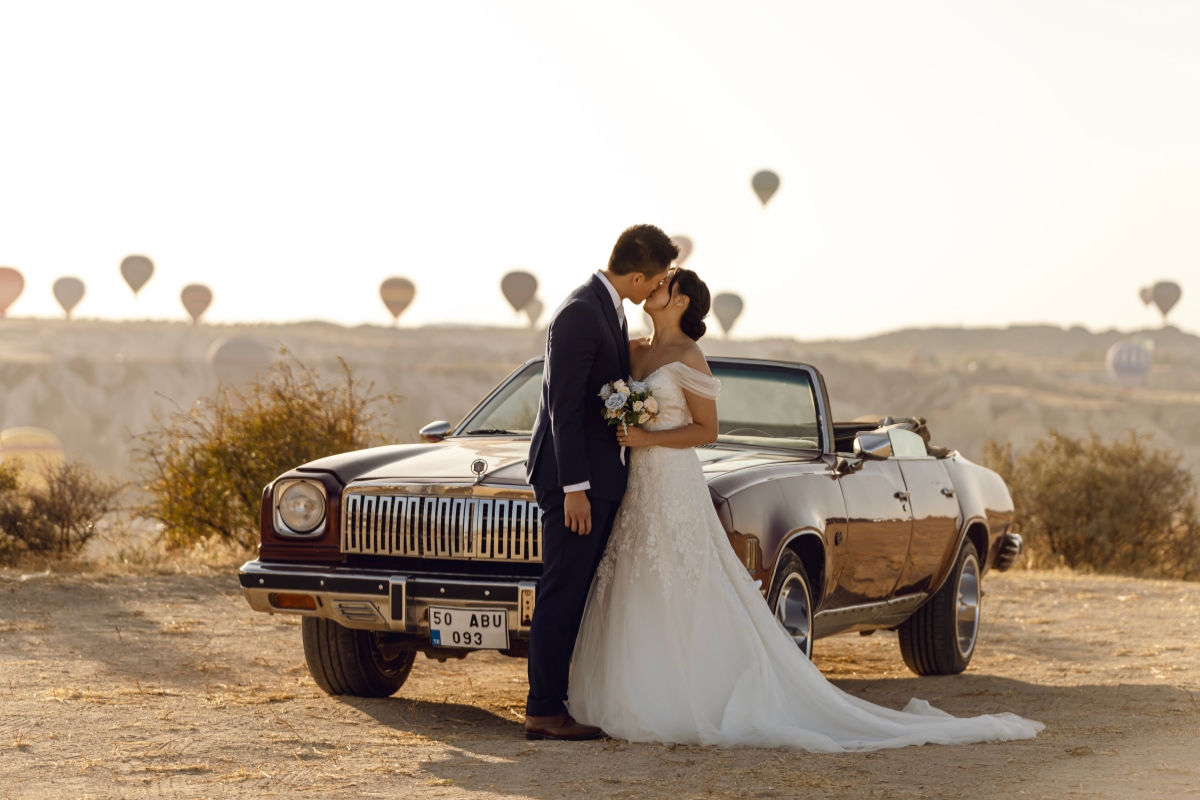 Cappadocia Pre-Wedding Photoshoot Hot Air Balloons Vintage Car Slot Canyon Carpet Shop  by Aric on OneThreeOneFour 4