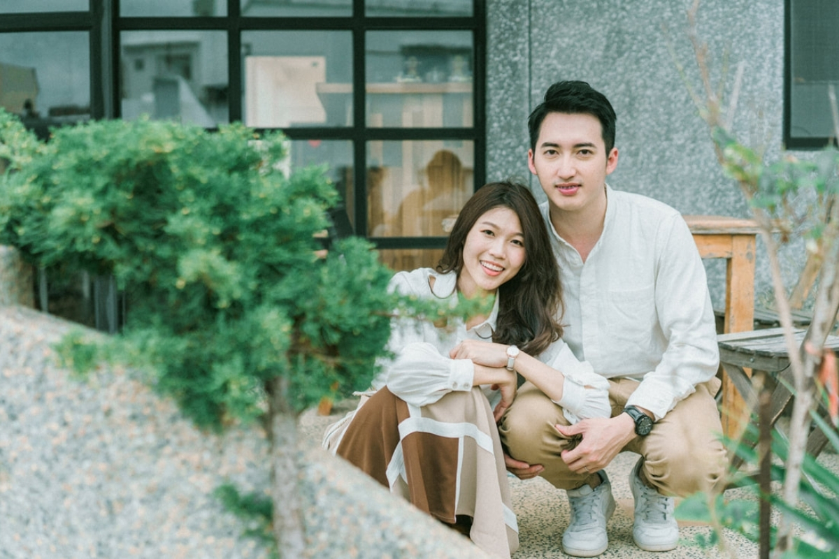 Taiwan Pre-Wedding Photoshoot Cafe Pier Lighthouse Countryside Street Beach by  on OneThreeOneFour 2