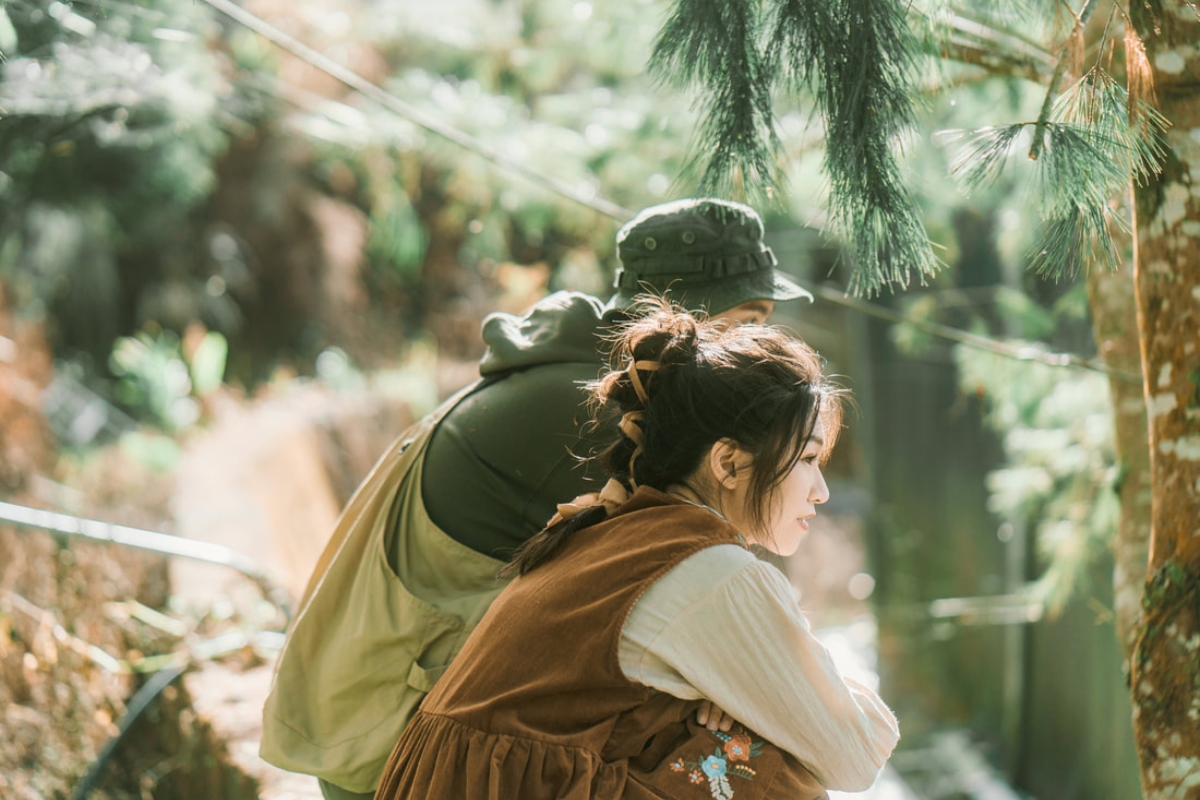 Taiwan Pre-Wedding Photoshoot Countryside Forest Misty Bridges by  on OneThreeOneFour 19