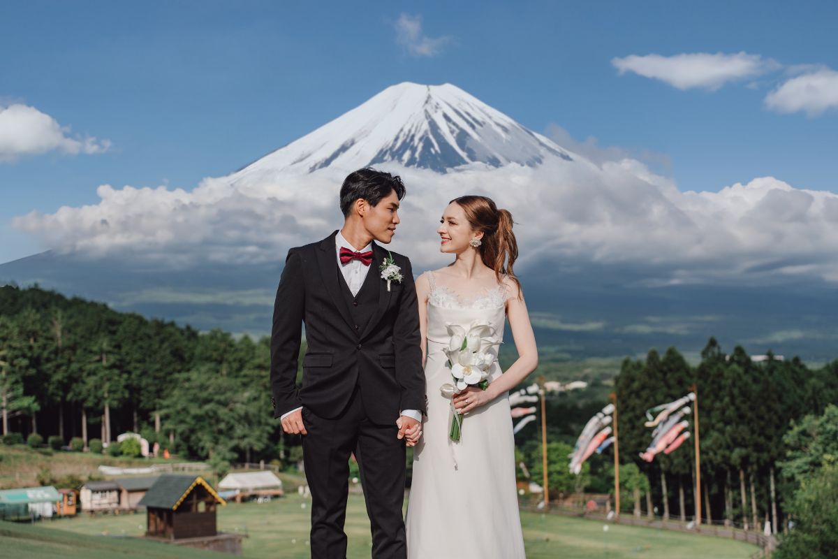 Tokyo Kimono Photoshoot and Prewedding Photoshoot At Makaino Farm & Saiko Lake with Mount Fuji by Dahe on OneThreeOneFour 14