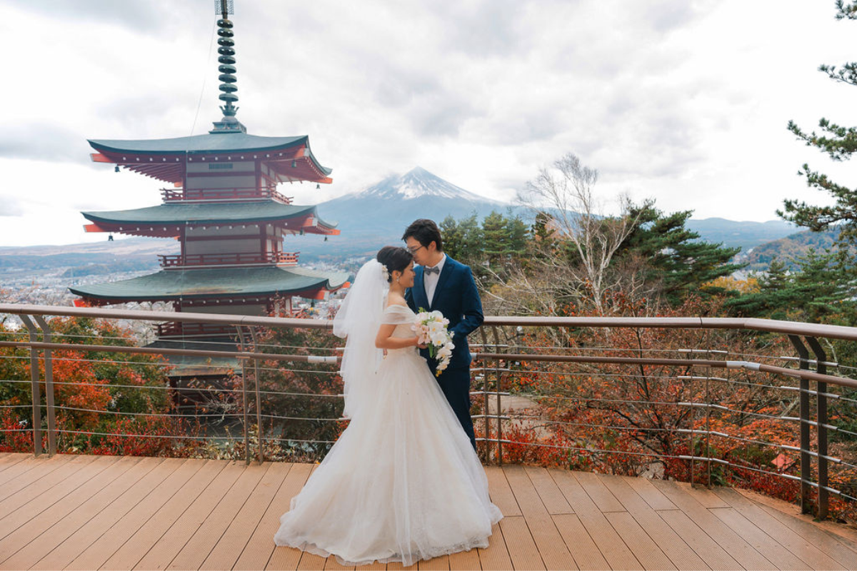 Singaporean Couple's Kimono & Prewedding Photoshoot In Tokyo - Chureito Pagoda, Shiba Park And Lake Kawaguchiko by Cui Cui on OneThreeOneFour 11