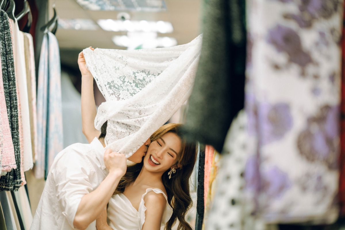 Taiwan Pre-Wedding Photoshoot Dadaocheng Golden Waterfall Jiufen Night Shoot Indoor Studio by OneThreeOneFour on OneThreeOneFour 18