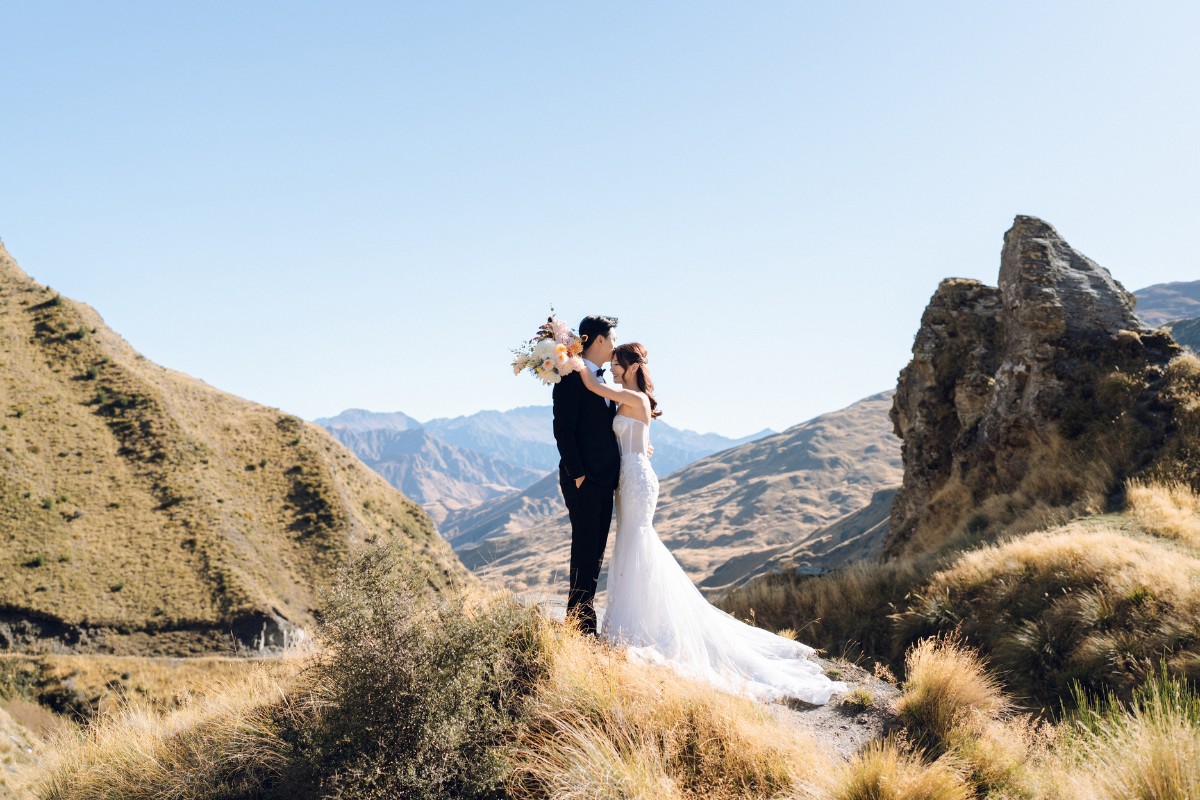 New Zealand Autumn Pre-Wedding Photoshoot Twin Peak Skippers Canyon Alpaca Farm Hilltop Cardrona Night Shoot Kombi Van by Fei on OneThreeOneFour 0