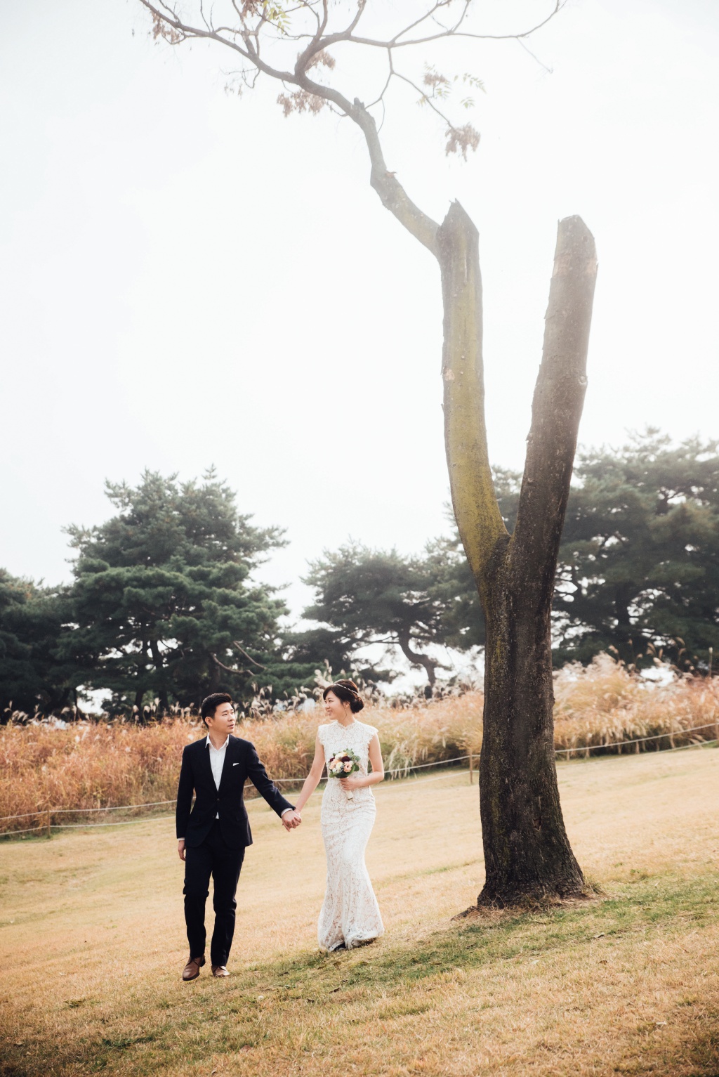 Korea Outdoor Pre-Wedding Photoshoot At Olympic Park During Autumn by Jongjin on OneThreeOneFour 22
