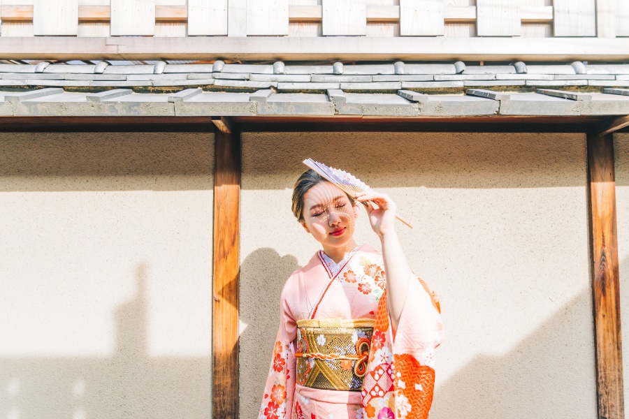 Kyoto Kimono Prewedding Photoshoot Higashiyama District Japan by Shu Hao on OneThreeOneFour 84