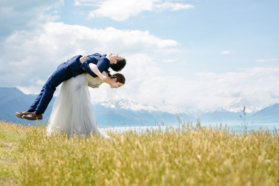 SH&J: Romantic fairytale pre-wedding in New Zealand with horse and at Lake Pukaki and Lake Tekapo by Fei on OneThreeOneFour 29