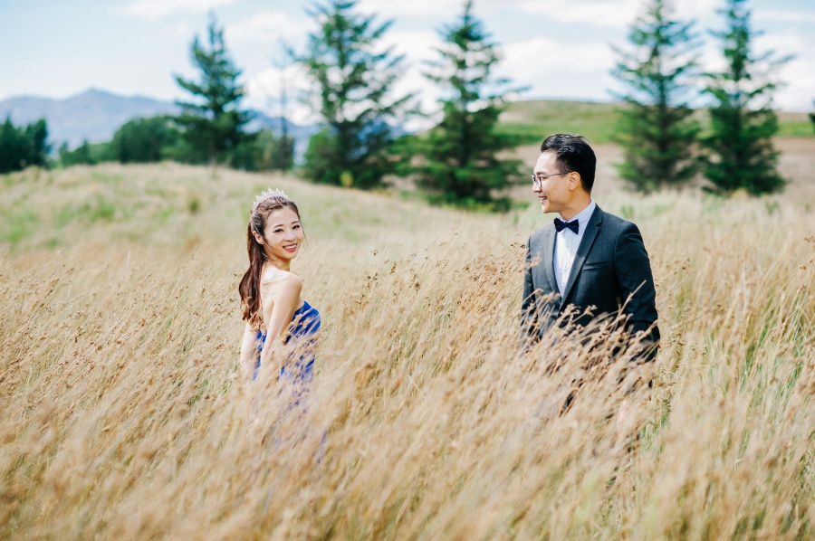 New Zealand Pre-Wedding Photoshoot At Queenstown And Arrowtown  by Mike  on OneThreeOneFour 8