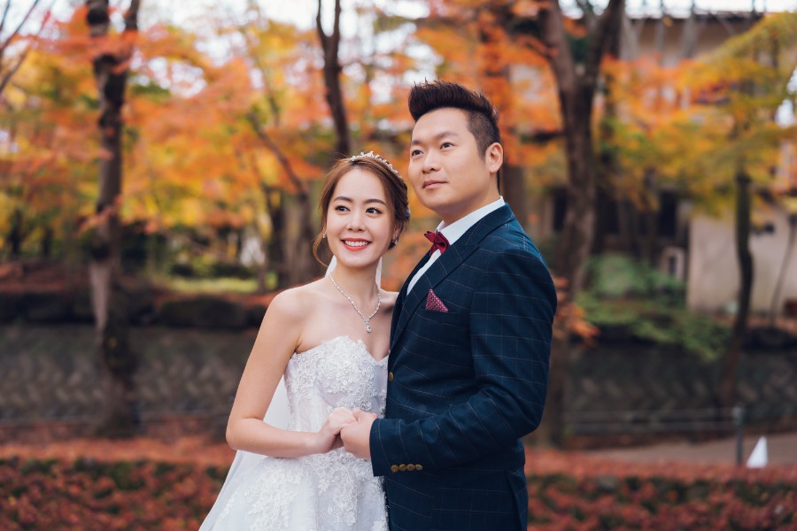 J&J: Tokyo Autumn Pre-Wedding Photoshoot by Lenham on OneThreeOneFour 15