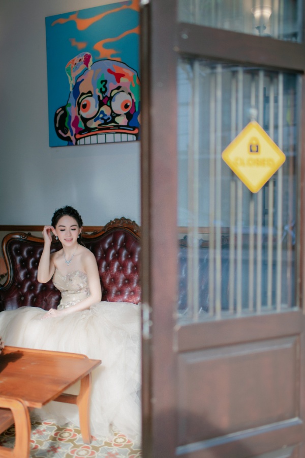 Bangkok Chong Nonsi and Chinatown Prewedding Photoshoot in Thailand by Sahrit on OneThreeOneFour 41
