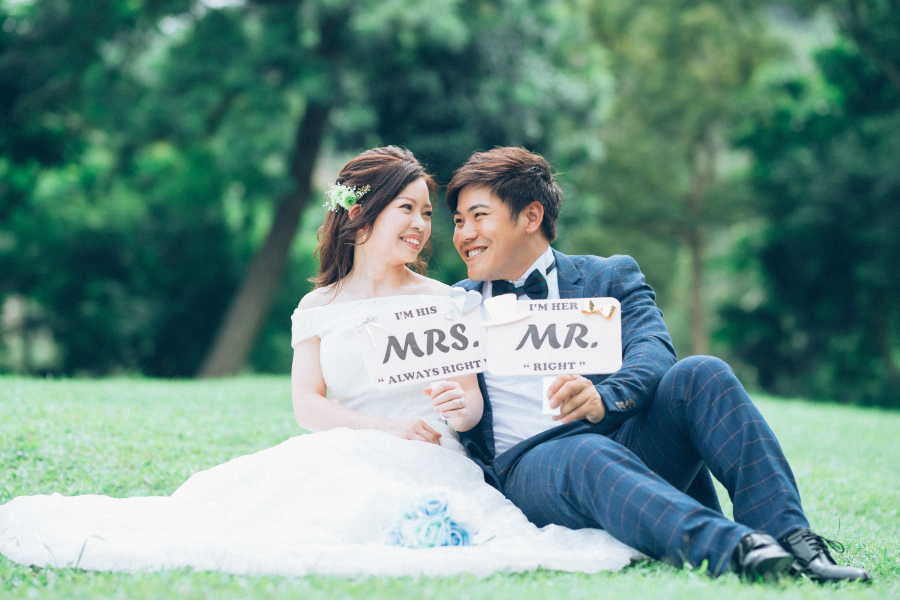 Hong Kong Outdoor Pre-Wedding Photoshoot At Disney Lake, Stanley, Central Pier by Felix on OneThreeOneFour 5