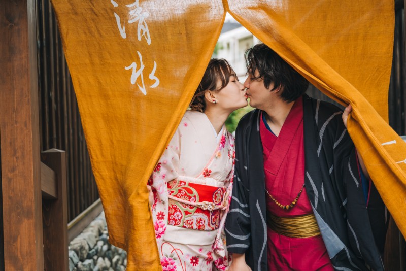 J&SJ: Kimono pre-wedding in Kyoto during popular cherry blossom season by Shu Hao on OneThreeOneFour 24