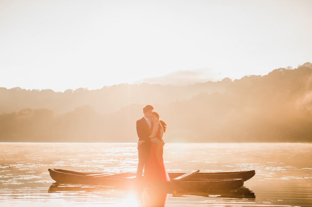 Bali Pre-Wedding Photoshoot At Tamblingan Lake And Forest  by Hendra on OneThreeOneFour 12