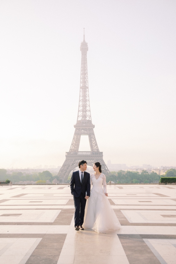 M&Y: Paris Pre-wedding Photoshoot at Pont des Arts and Luxembourg Gardens by Celine on OneThreeOneFour 0