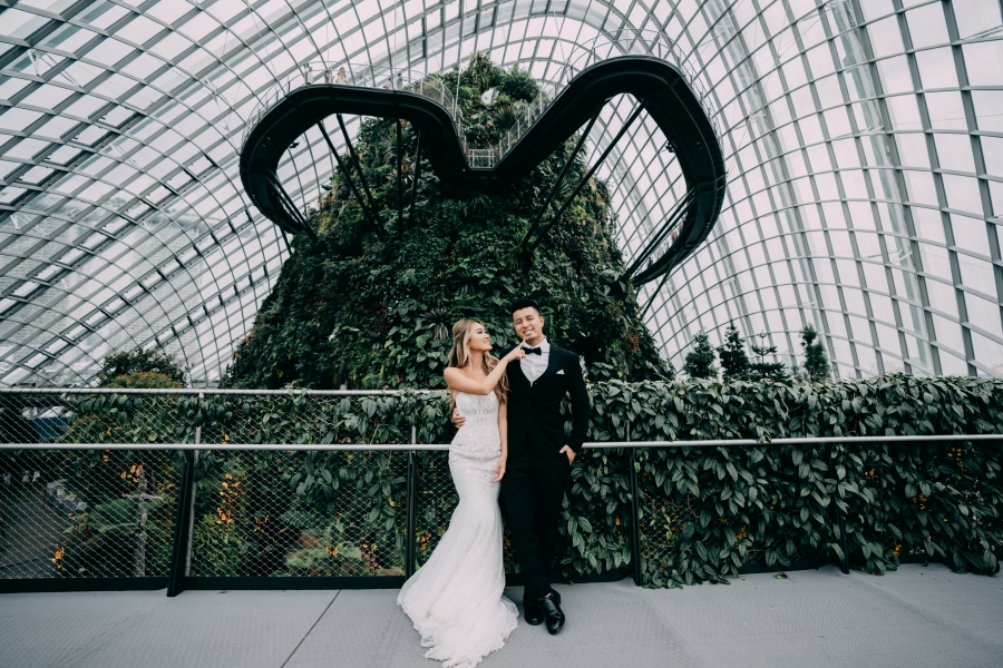 Singapore Pre-Wedding Photoshoot For Canadian Influencer Kerina Wang at Gardens By The Bay and Marina Bay Sands by Michael  on OneThreeOneFour 2