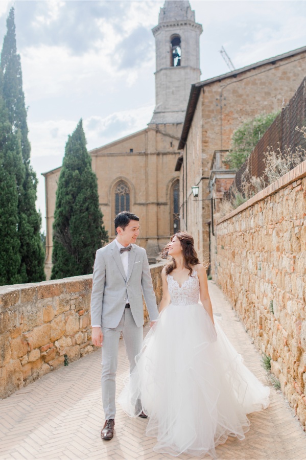 Italy Tuscany Prewedding Photoshoot at San Quirico d'Orcia  by Katie on OneThreeOneFour 4