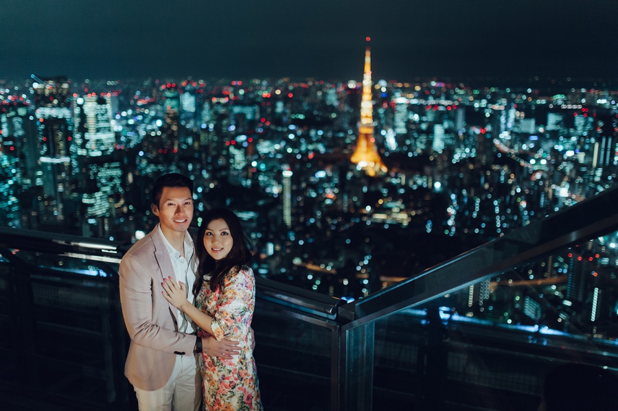 Japan Tokyo Casual Couple Honeymoon Photoshoot At Shinjuku Gyoen During Cherry Blossom Season by Lenham on OneThreeOneFour 11