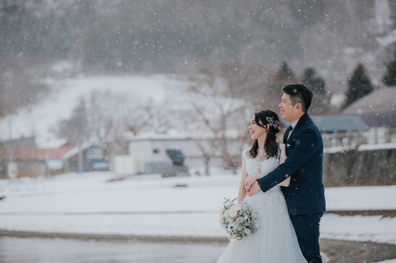 V & B: Magical snowy pre-wedding in Hokkaido at Lake Toya and Mt Yotei by Kuma on OneThreeOneFour 11