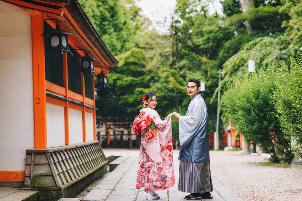 Japan Kyoto Photographer: Kimono And Couple Photoshoot At Kyoto Gion District  by Shu Hao  on OneThreeOneFour 1